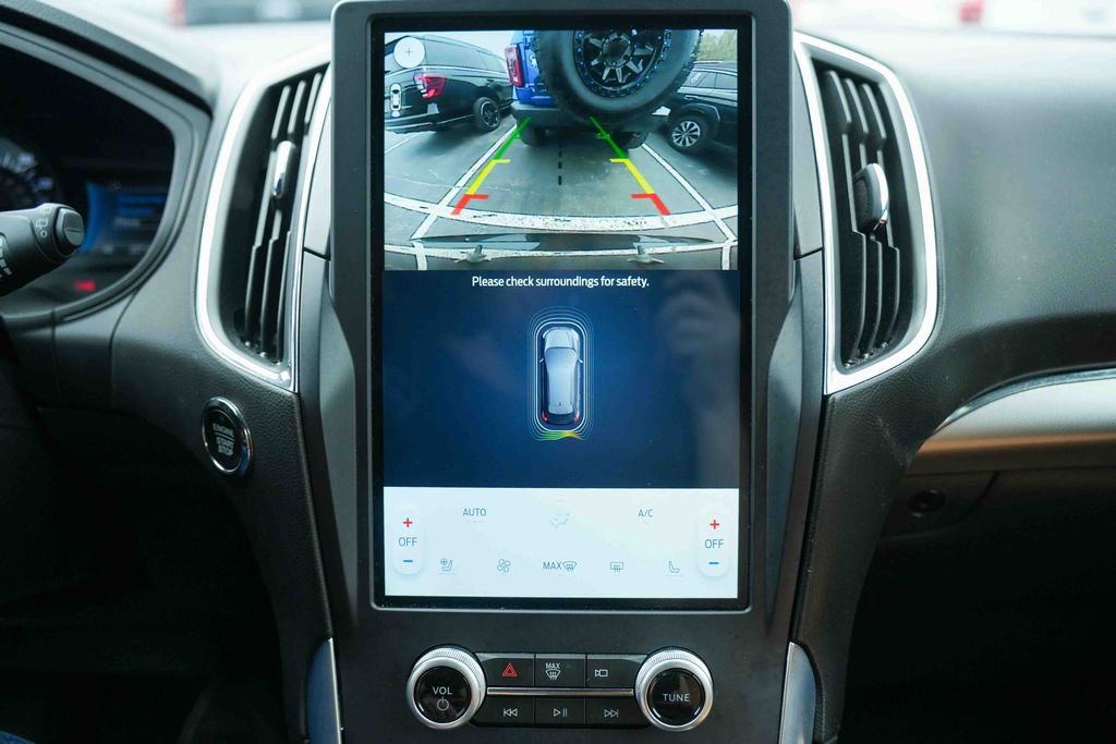 Used 2023 Ford Edge Titanium w/ Equipment Group 301A AWD/4WD image 32