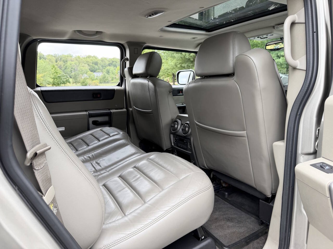 Used 2003 HUMMER H2 w/ Preferred Equipment Group AWD/4WD image 29