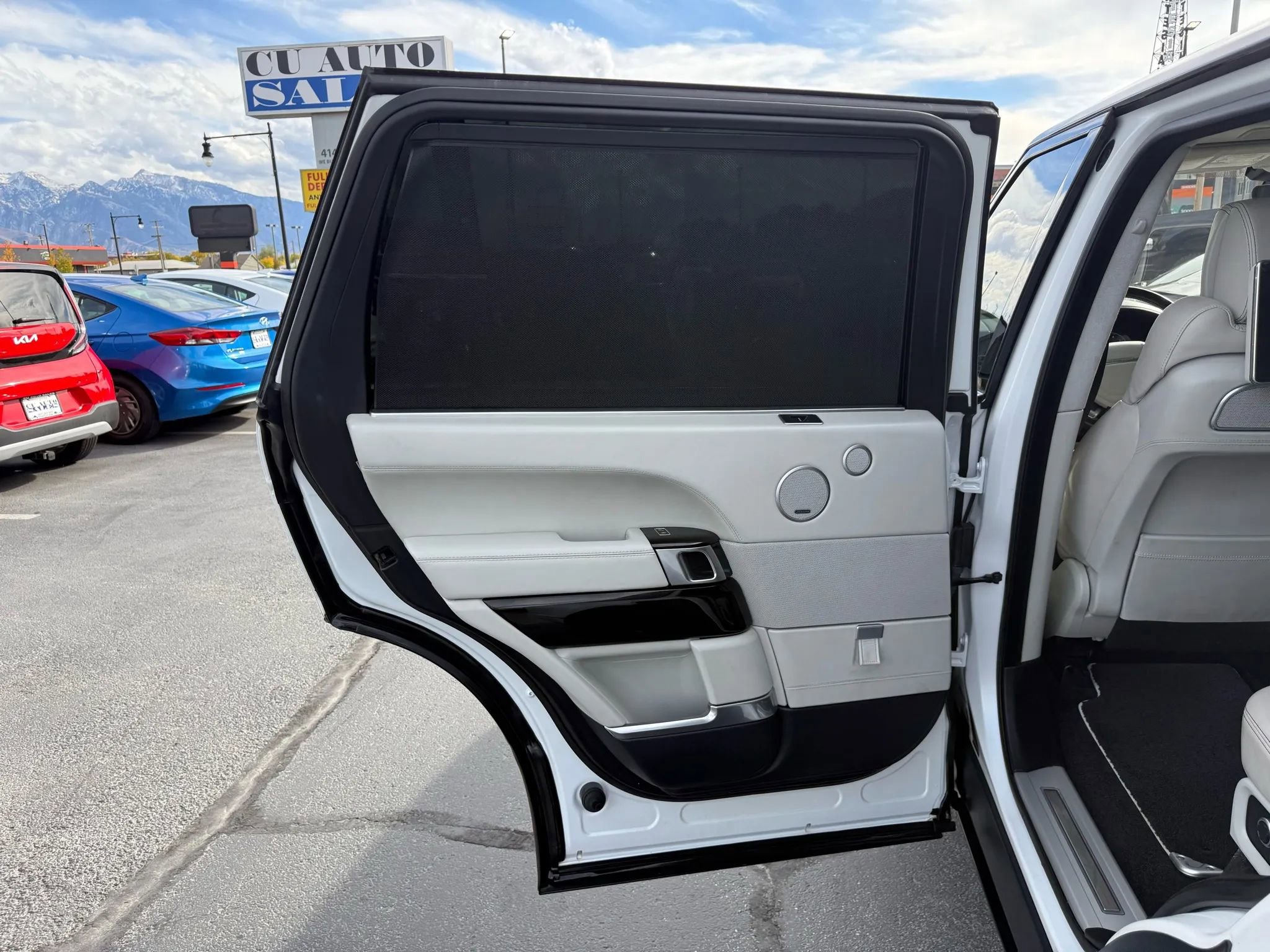 Used 2017 Land Rover Range Rover Long Wheelbase Autobiography image 27