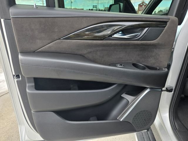 Used 2018 Cadillac Escalade ESV Platinum AWD/4WD image 41