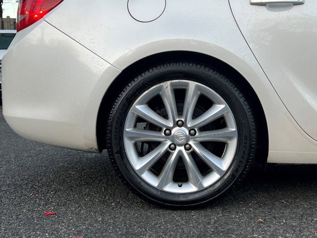 Used 2013 Buick Verano Convenience image 7