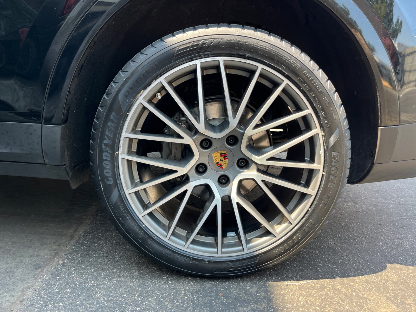 Used 2021 Porsche Cayenne S AWD/4WD image 30
