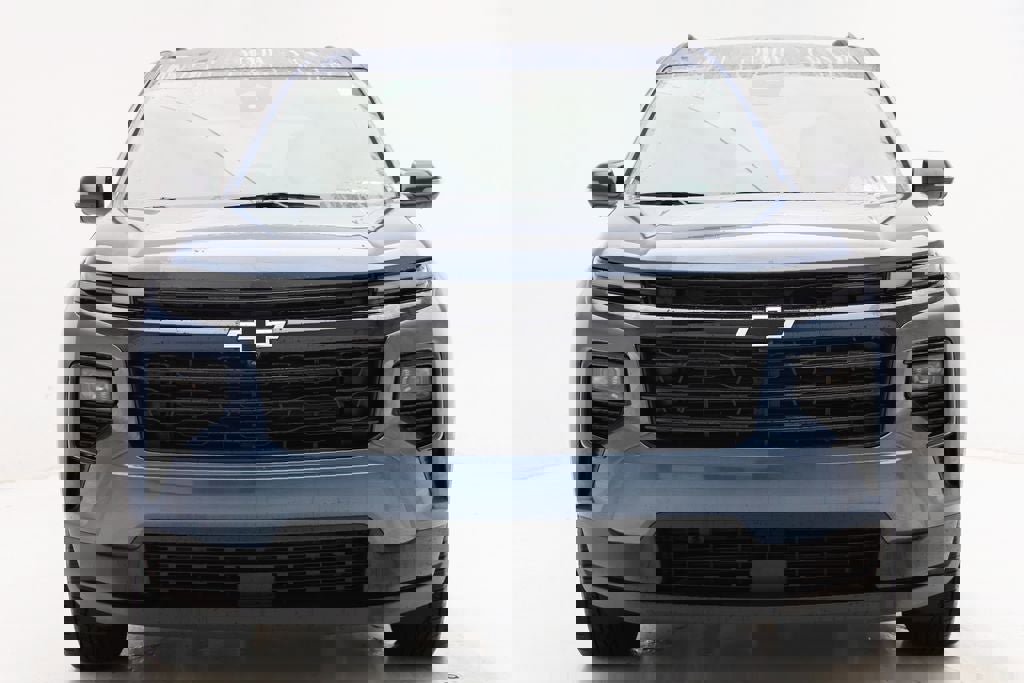 Used 2024 Chevrolet Traverse LT w/ Midnight/Sport Edition image 5