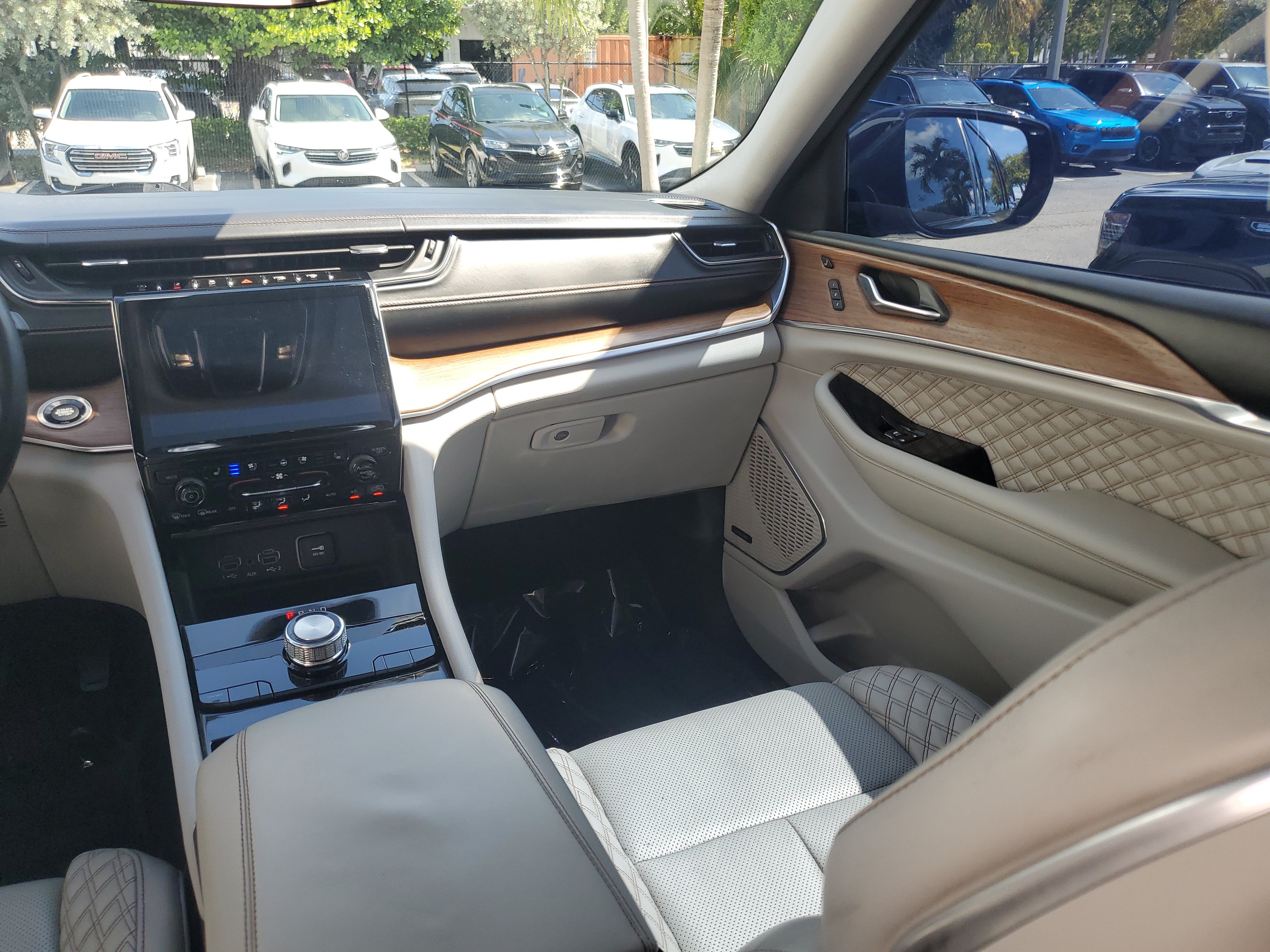 Used 2021 Jeep Grand Cherokee L Summit w/ Luxury Tech Group V RWD image 19