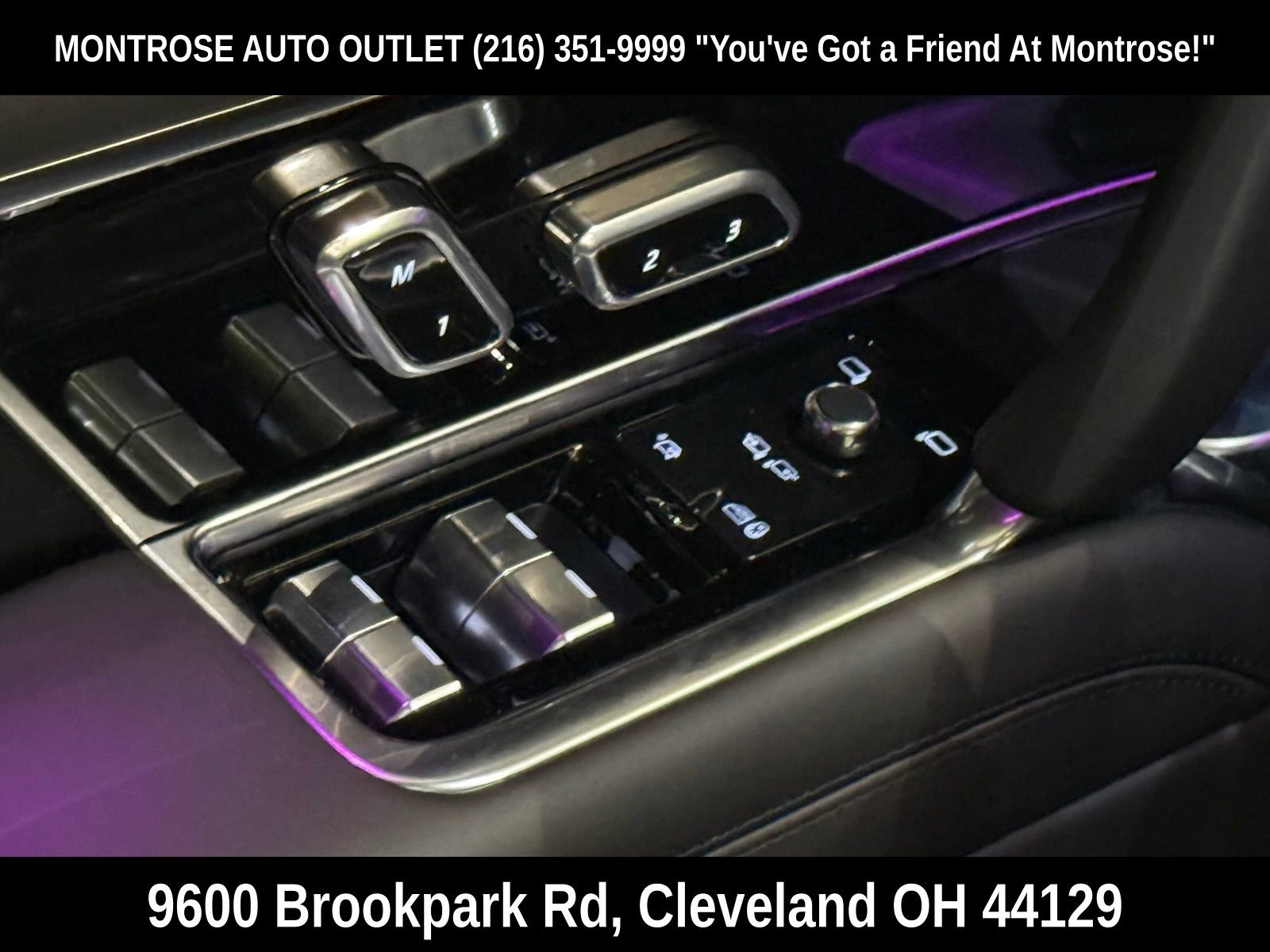 New 2025 Land Rover Range Rover SE image 31