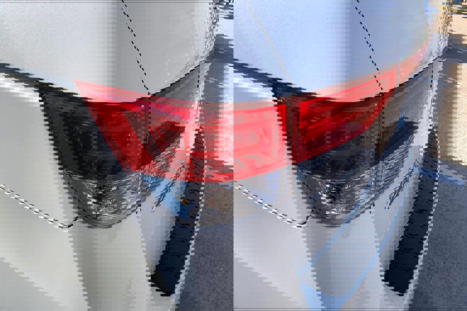 Used 2015 Honda Odyssey Touring Elite image 29