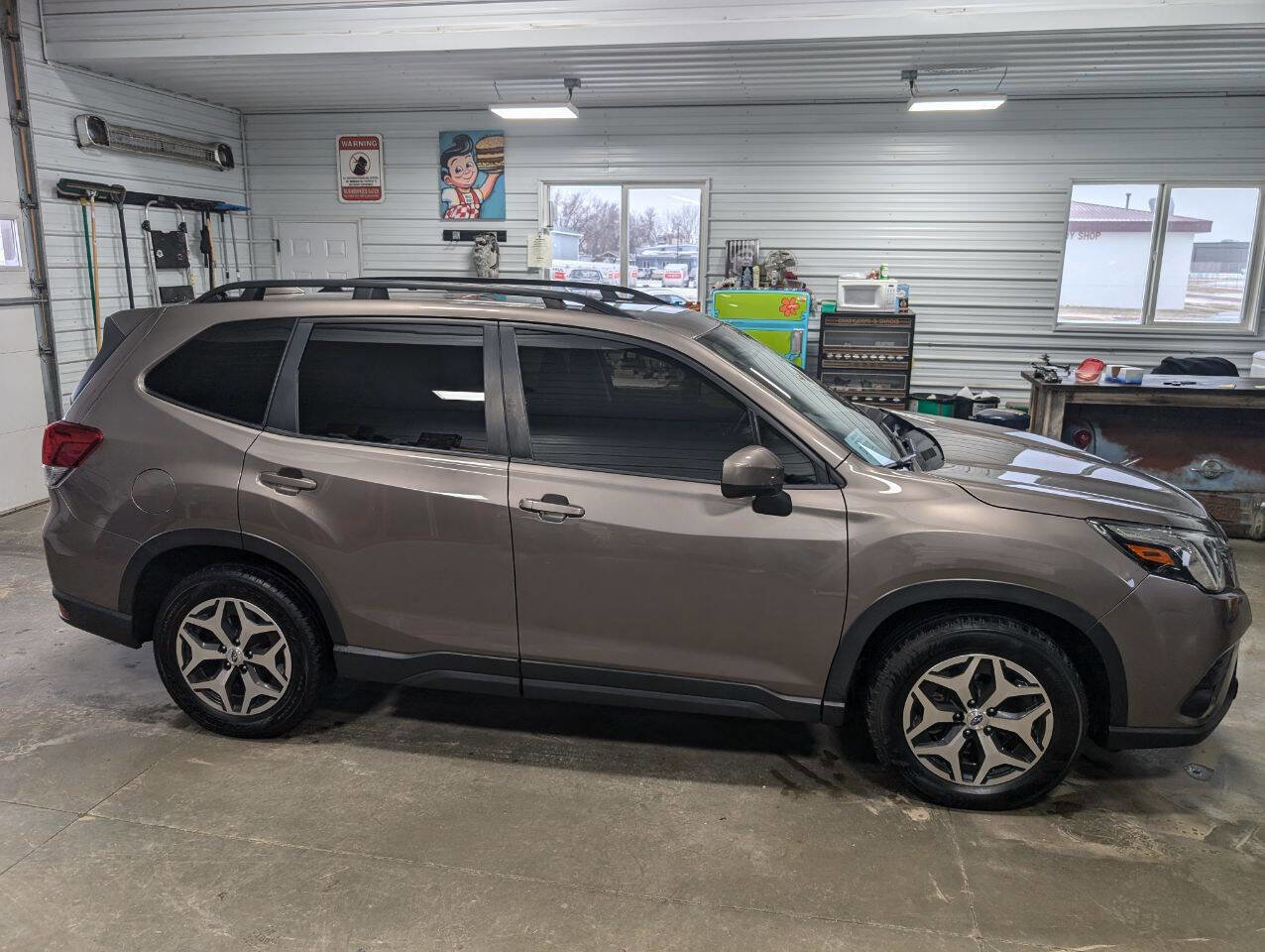 Used 2022 Subaru Forester Premium image 7