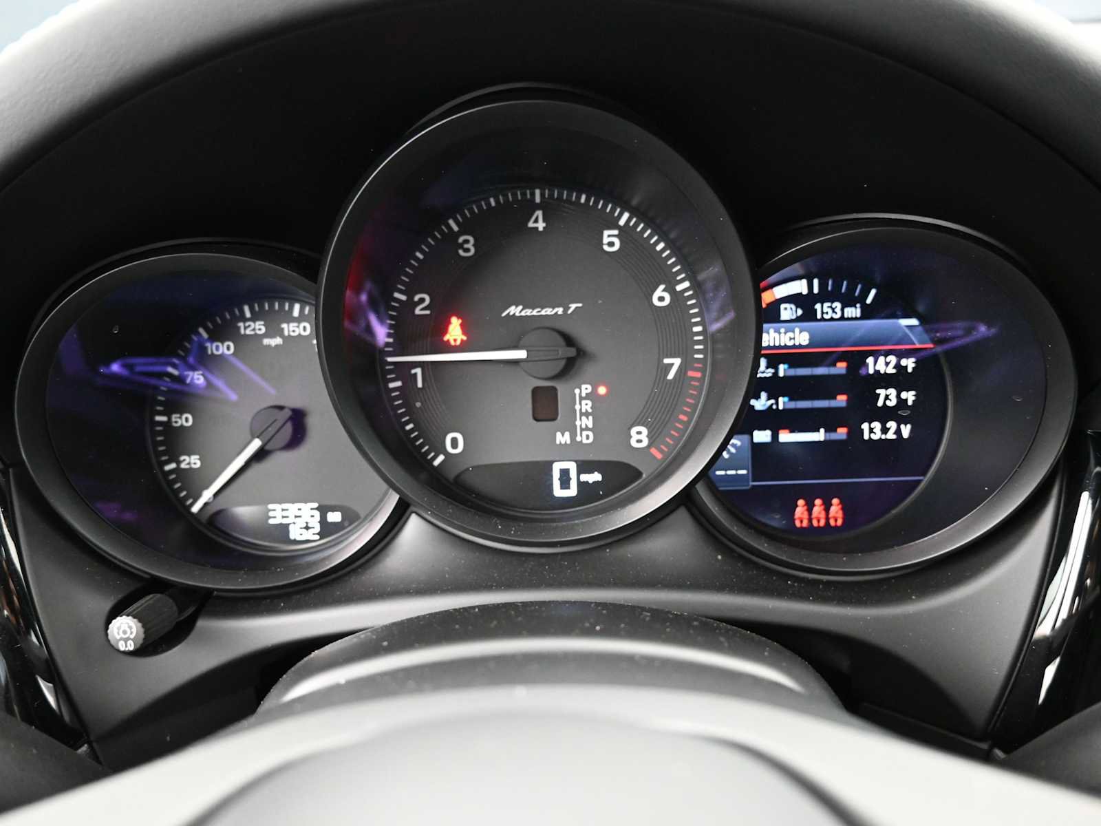 Certified 2025 Porsche Macan Turbo AWD/4WD image 15