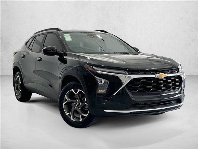 Used 2024 Chevrolet Trax LT w/ Driver Confidence Package FWD image 12