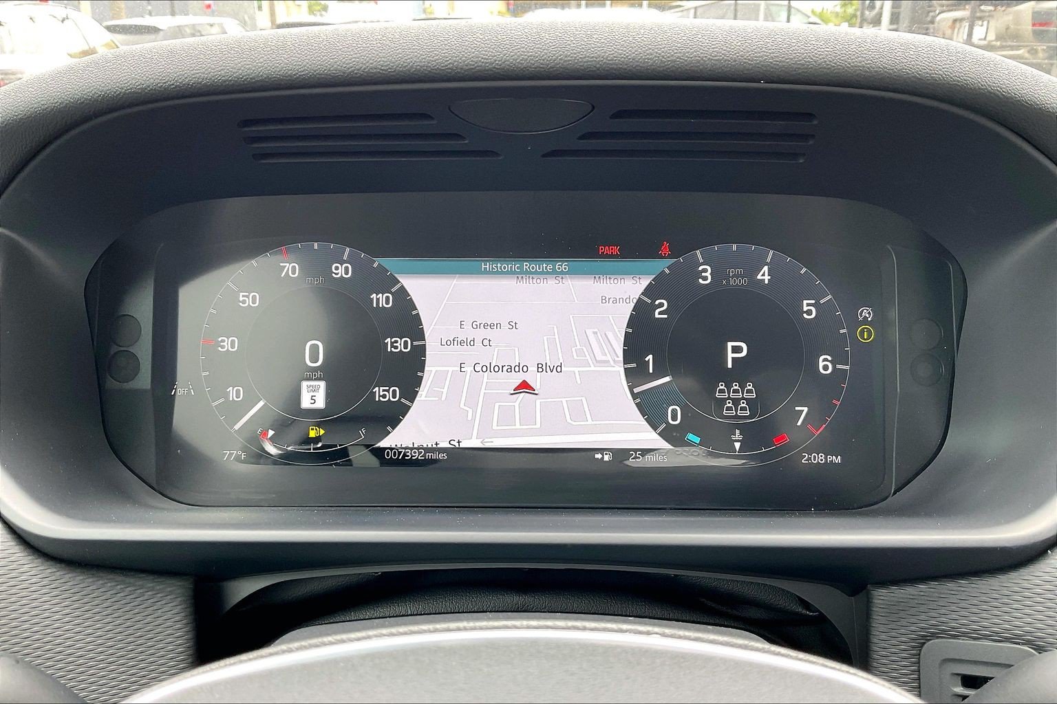 Certified 2025 Land Rover Discovery Dynamic SE AWD/4WD image 24