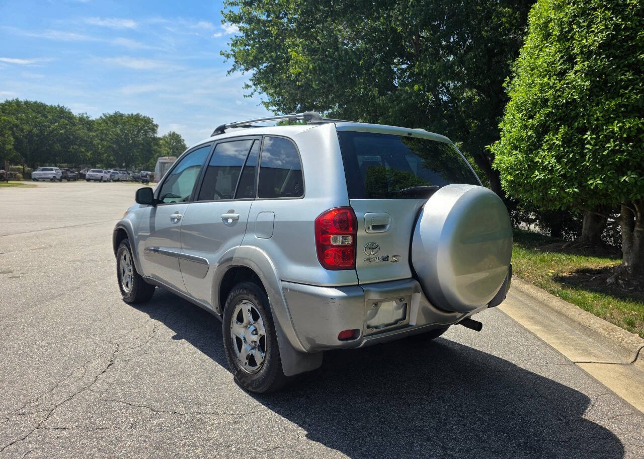 Used 2005 Toyota RAV4 4WD image 3