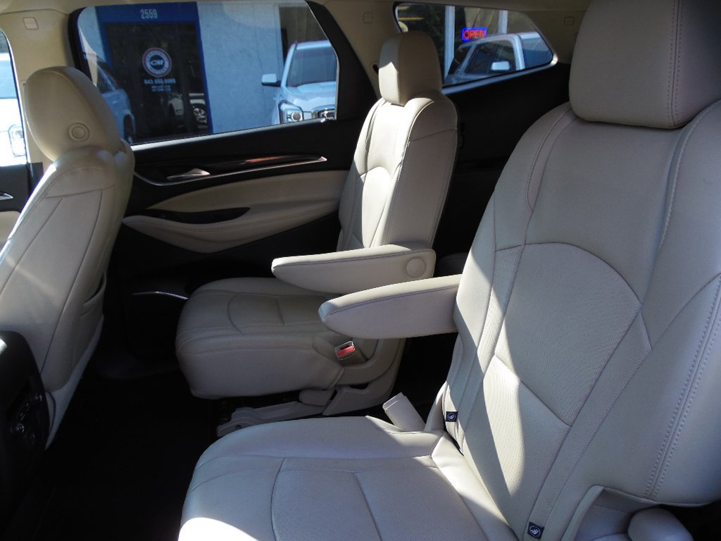 Used 2019 Buick Enclave Essence image 6
