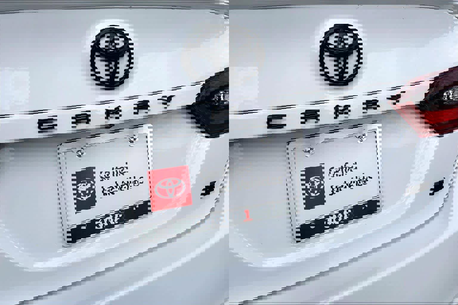 Used 2023 Toyota Camry SE image 9