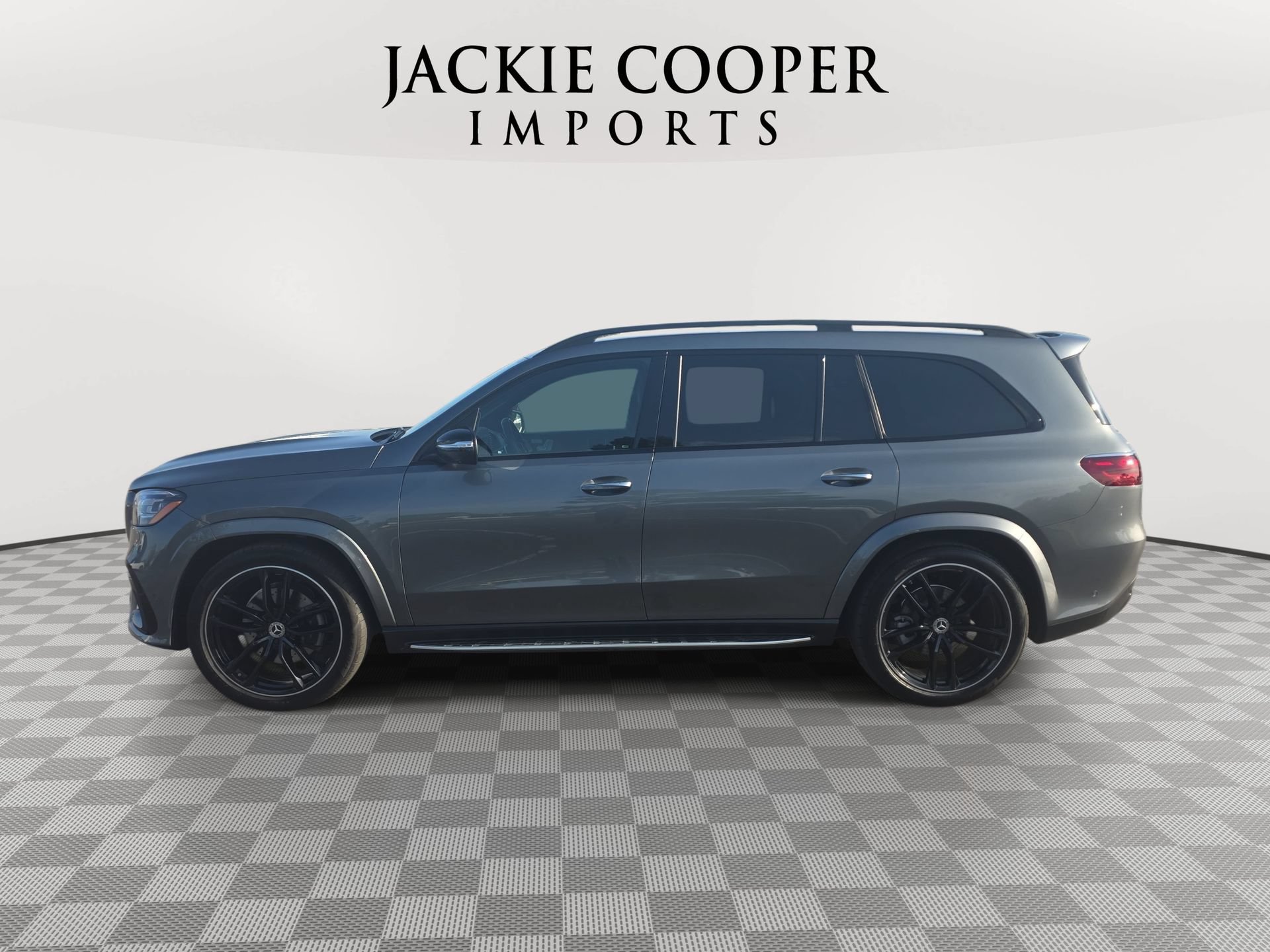 Used 2025 Mercedes-Benz GLS 580 4MATIC image 8