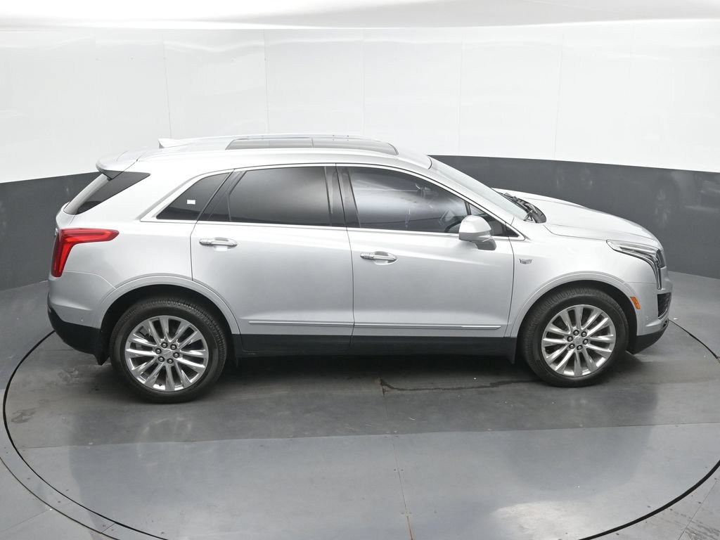 Used 2017 Cadillac XT5 Platinum w/ Driver Assist Package AWD/4WD image 31
