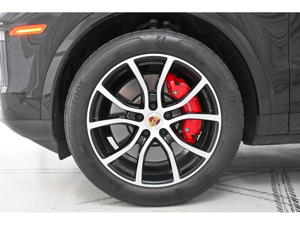 Used 2024 Porsche Cayenne S AWD/4WD image 25