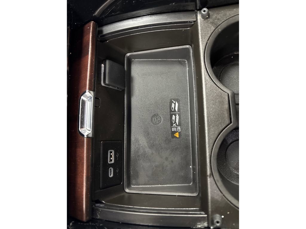 Used 2023 GMC Yukon Denali Ultimate image 46