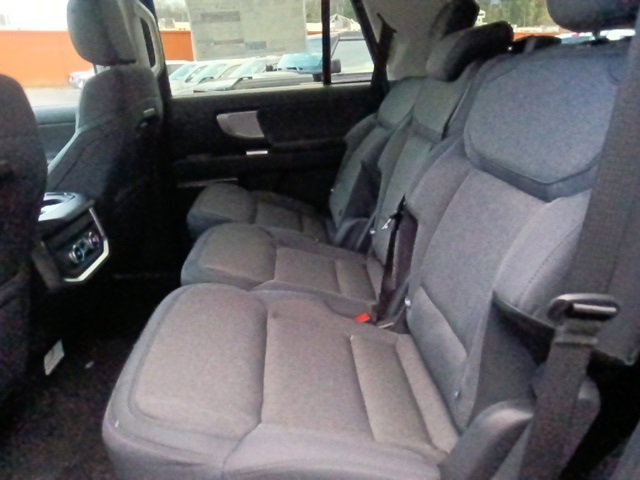 New 2026 Ford Expedition Active image 29