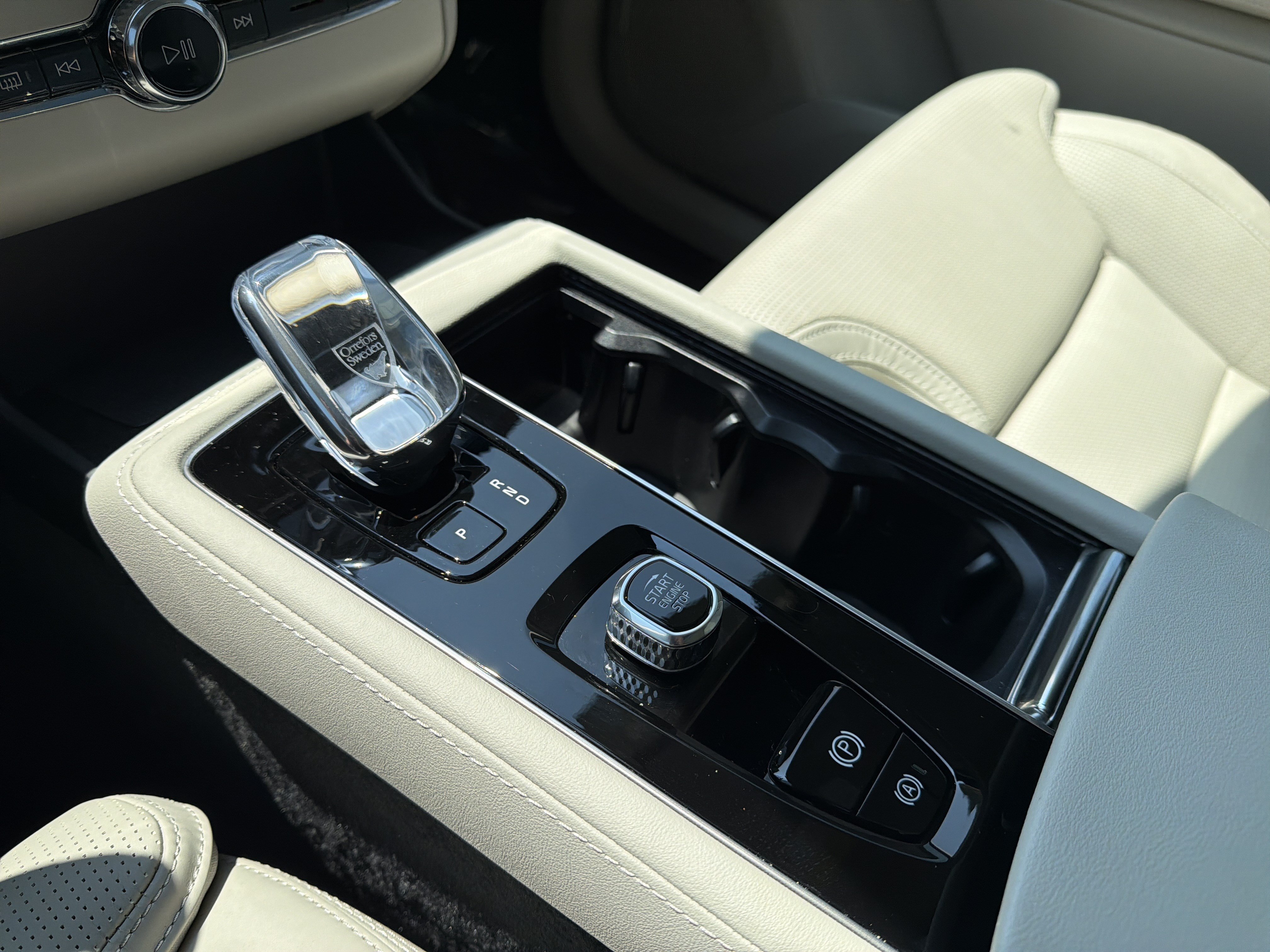 Certified 2026 Volvo XC90 B6 Ultra w/ Protection Package Premier AWD/4WD image 26