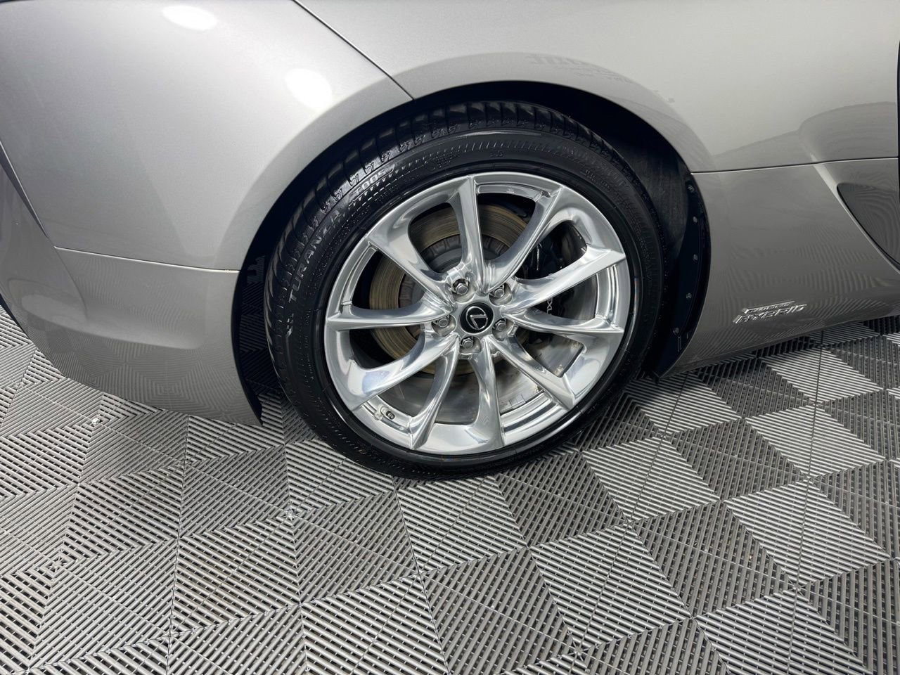 Used 2018 Lexus LC 500h w/ Touring Package image 33