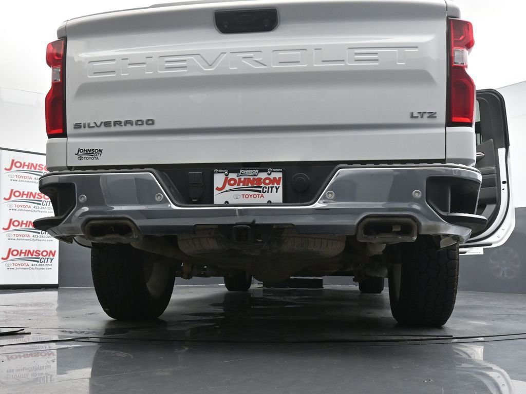 Used 2023 Chevrolet Silverado 1500 LTZ w/ LTZ Convenience Package II AWD/4WD image 45
