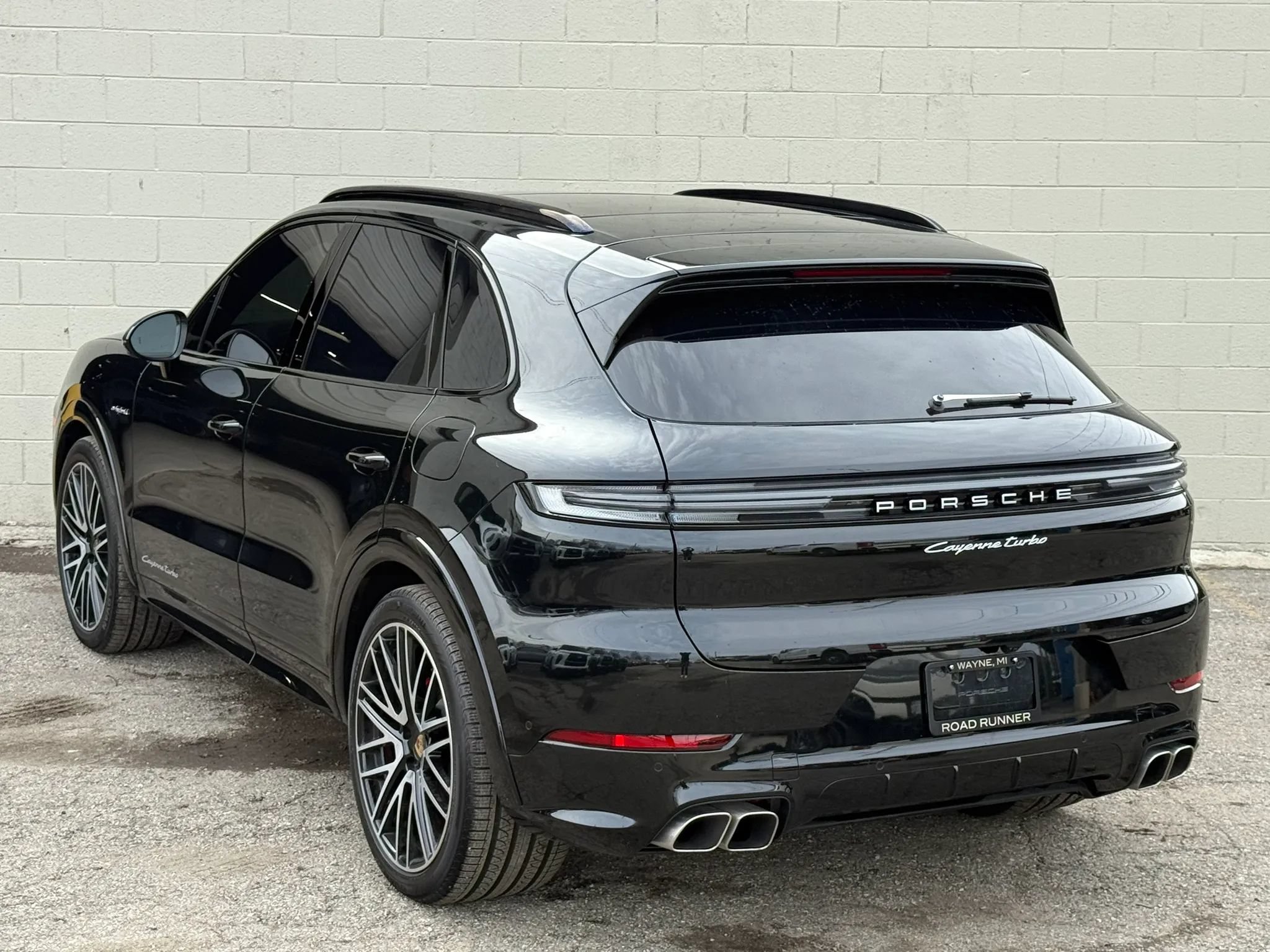 Used 2024 Porsche Cayenne Turbo AWD/4WD image 12