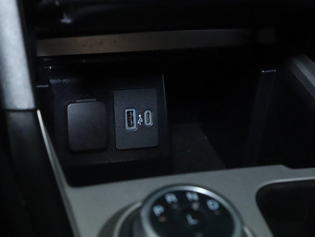 Used 2022 Ford Explorer XLT AWD/4WD image 26