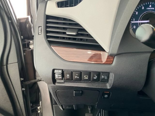 Used 2020 Toyota Sienna Limited Premium FWD image 8