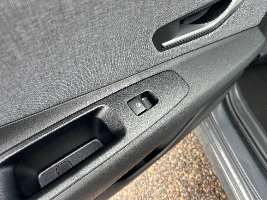 New 2026 Hyundai Elantra Limited image 19