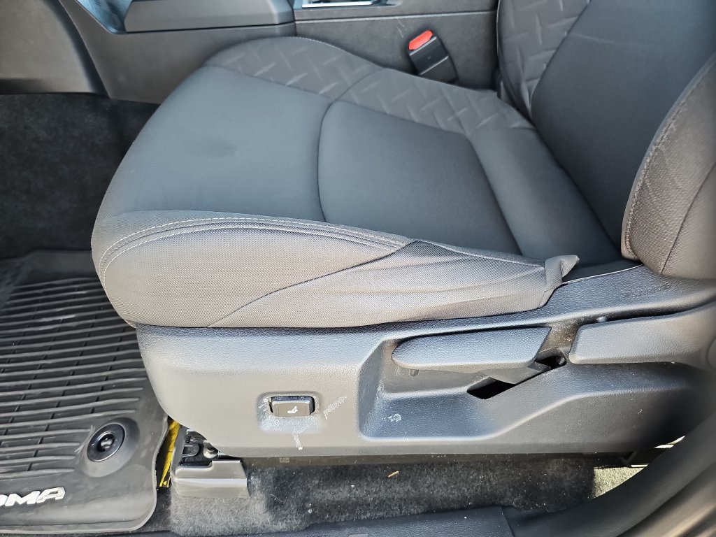 Certified 2025 Toyota Tacoma SR5 AWD/4WD image 17
