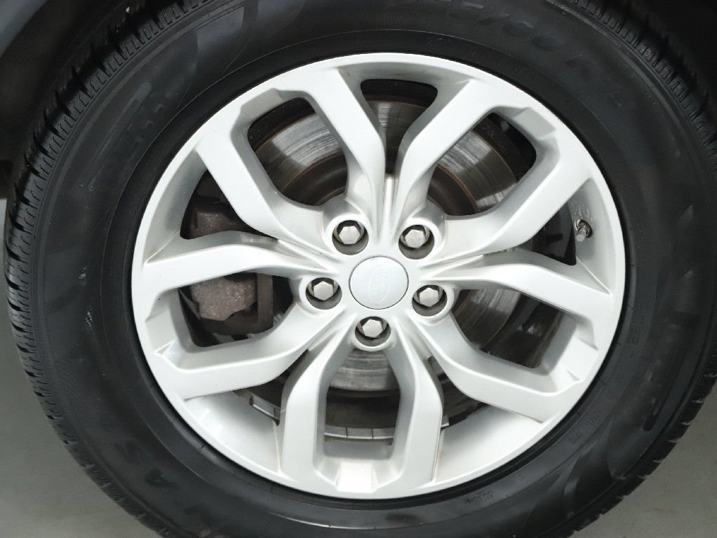 Used 2017 Land Rover Discovery SE AWD/4WD image 44