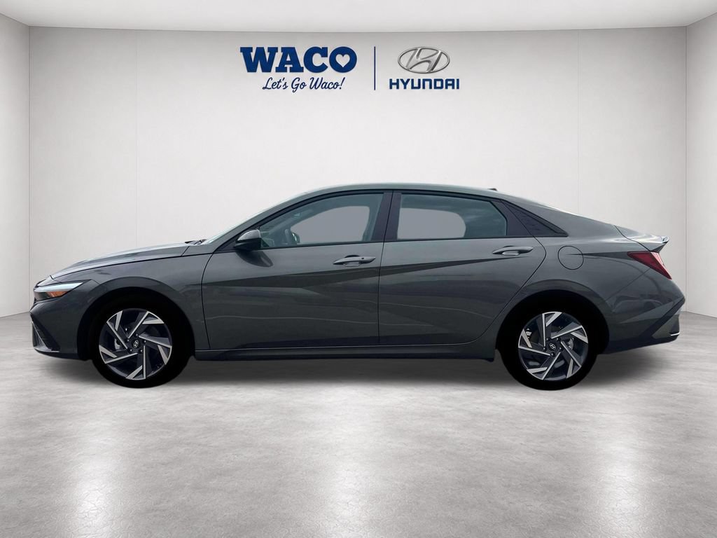 Used 2025 Hyundai Elantra Sport FWD image 7