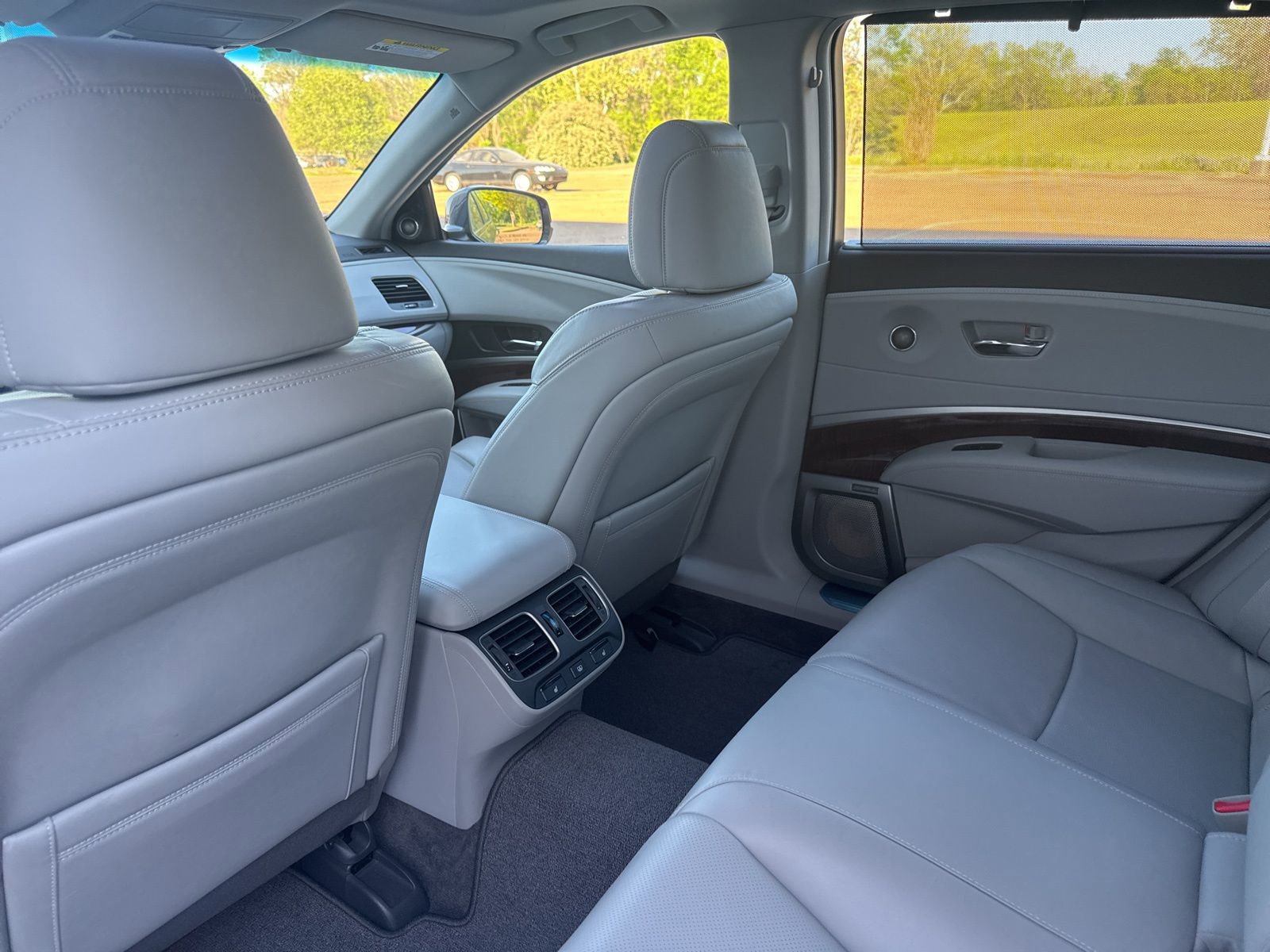 Used 2016 Acura RLX Sport Hybrid w/ Advance Pkg image 22