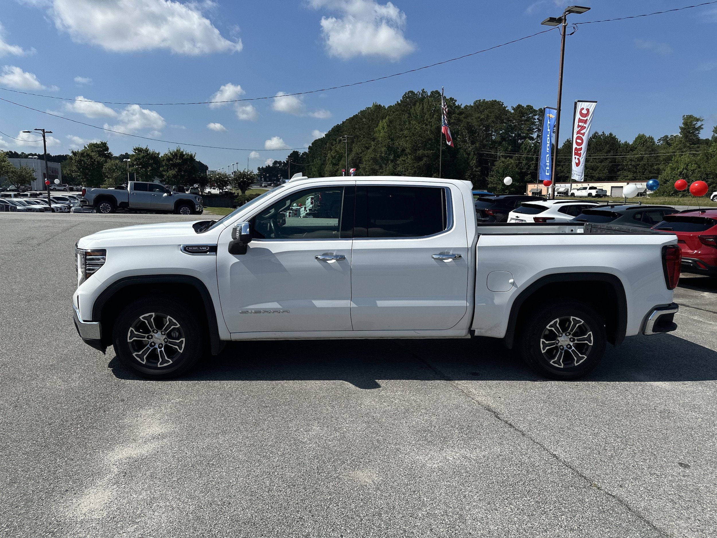 Used 2025 GMC Sierra 1500 SLT RWD image 32