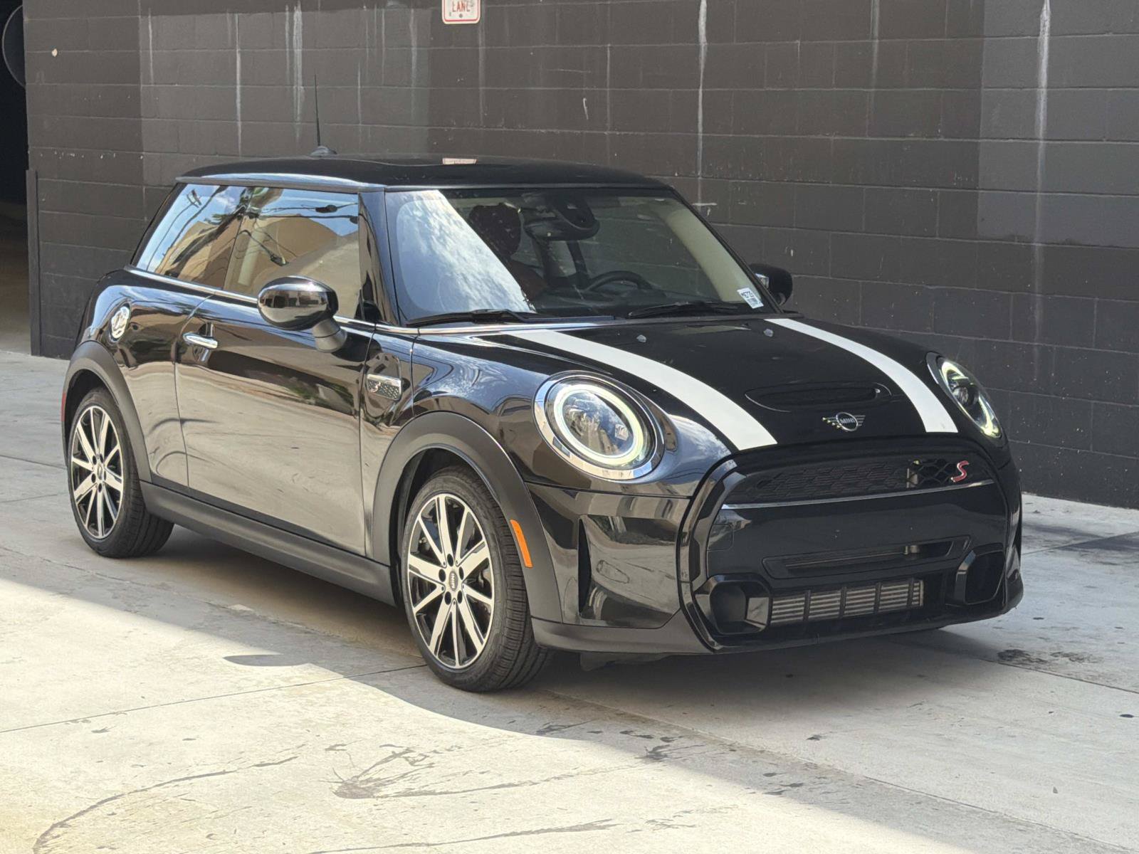 Used 2024 MINI Cooper S w/ Signature Upholstery Package FWD image 2