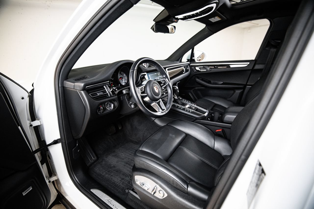 Certified 2020 Porsche Macan S AWD/4WD image 4