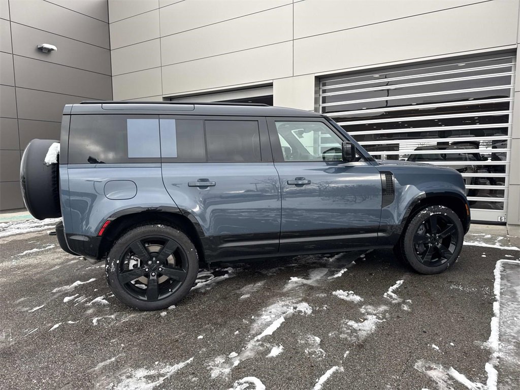 New 2026 Land Rover Defender 110 X-Dynamic SE image 6