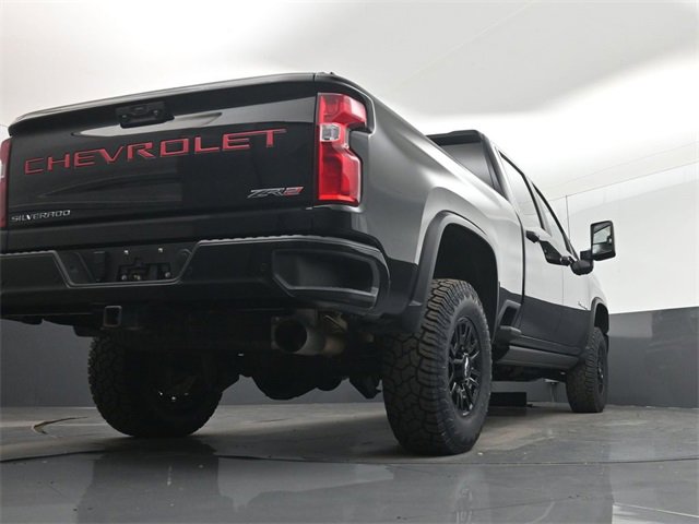 Used 2024 Chevrolet Silverado 2500 ZR2 w/ Technology Package image 58