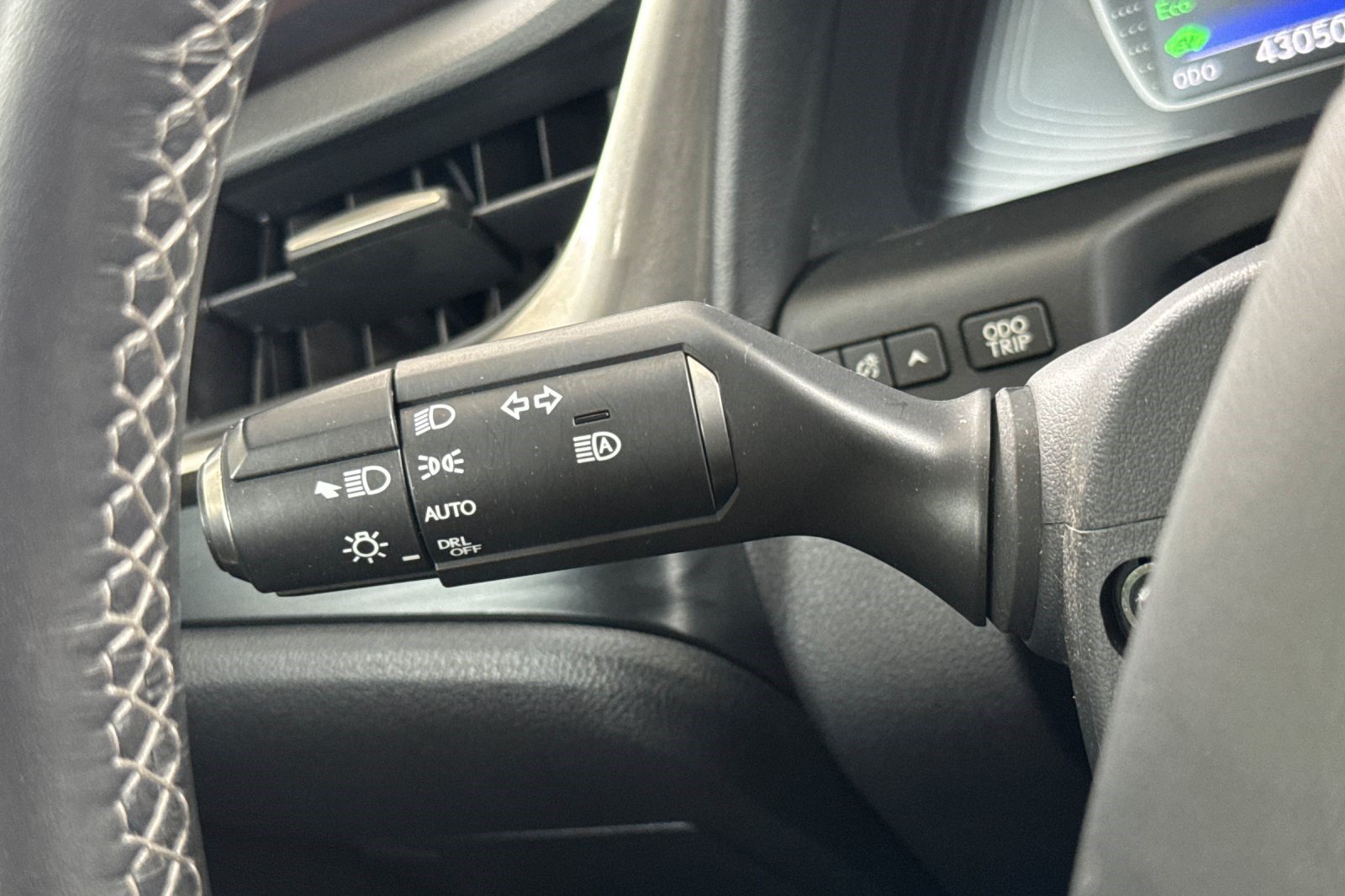 Certified 2020 Lexus ES 300h w/ Premium Package FWD image 31