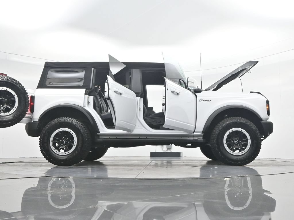 Used 2024 Ford Bronco Outer Banks w/ Sasquatch Package AWD/4WD image 45