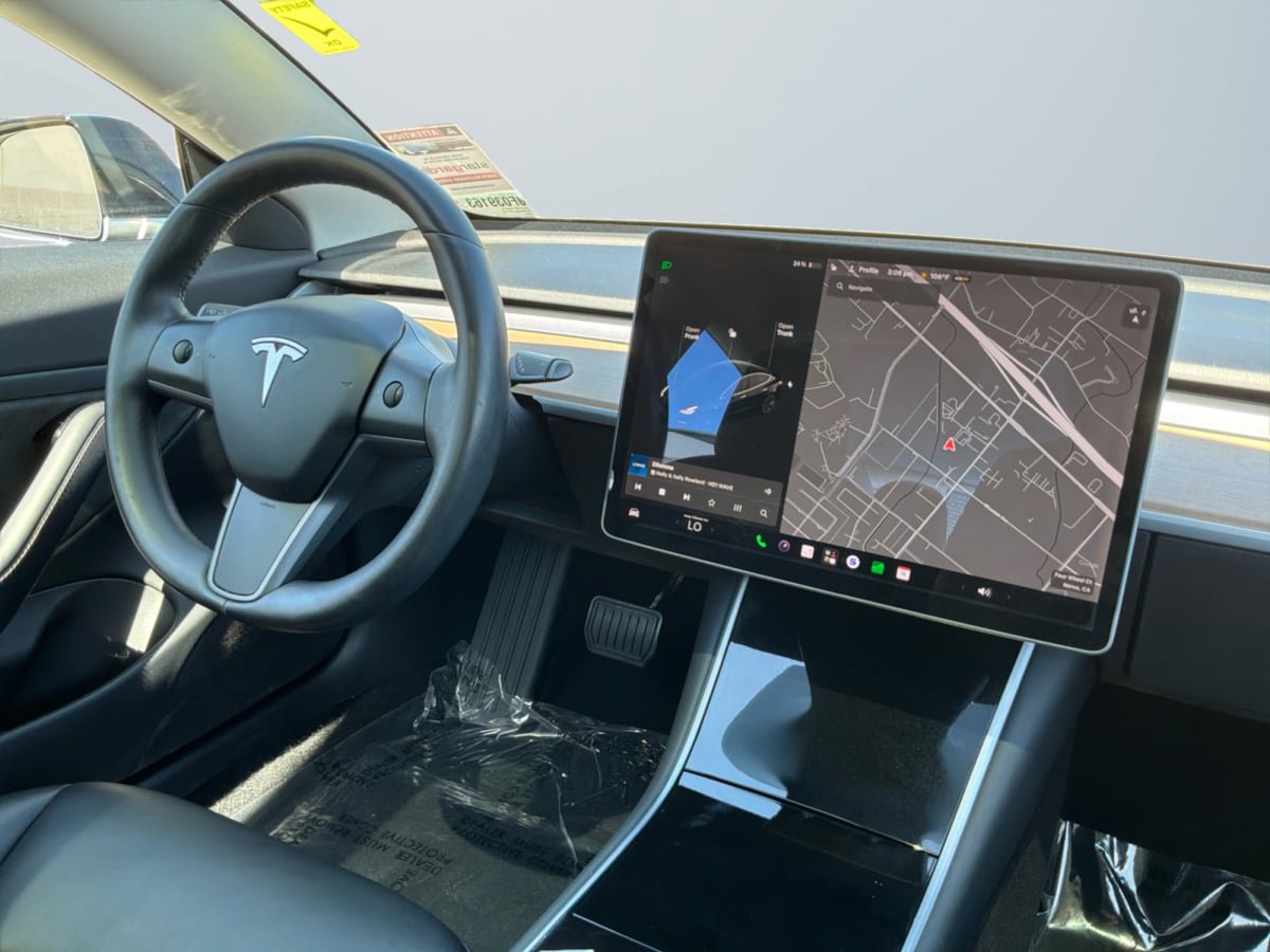 Used 2018 Tesla Model 3 Long Range RWD image 14