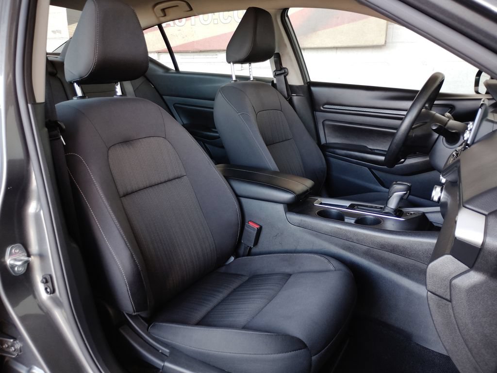 Used 2024 Nissan Altima 2.5 S FWD image 13