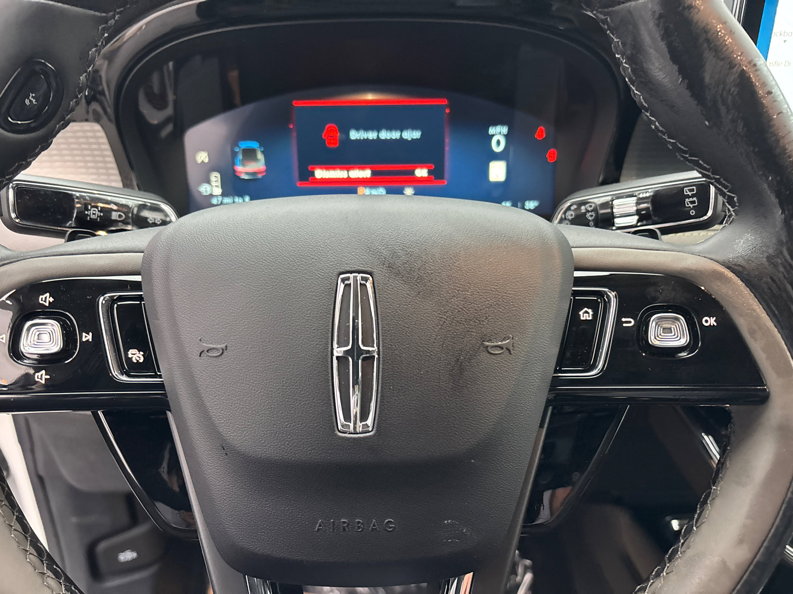 New 2026 Lincoln Corsair Premiere image 16