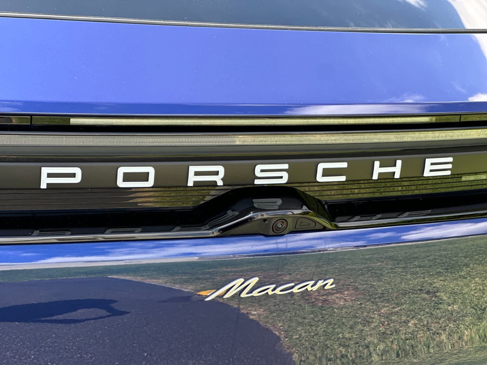 New 2026 Porsche Macan Electric RWD image 33