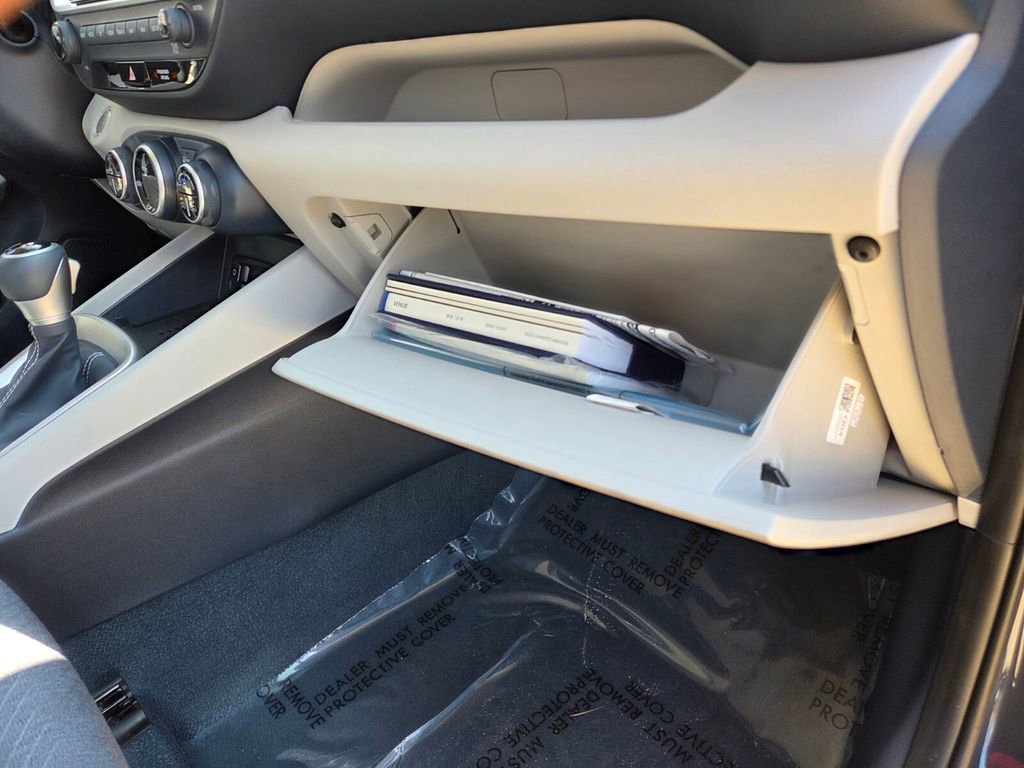 Used 2025 Hyundai Venue Limited image 20