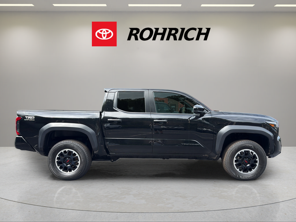 Used 2024 Toyota Tacoma TRD Off-Road AWD/4WD image 5
