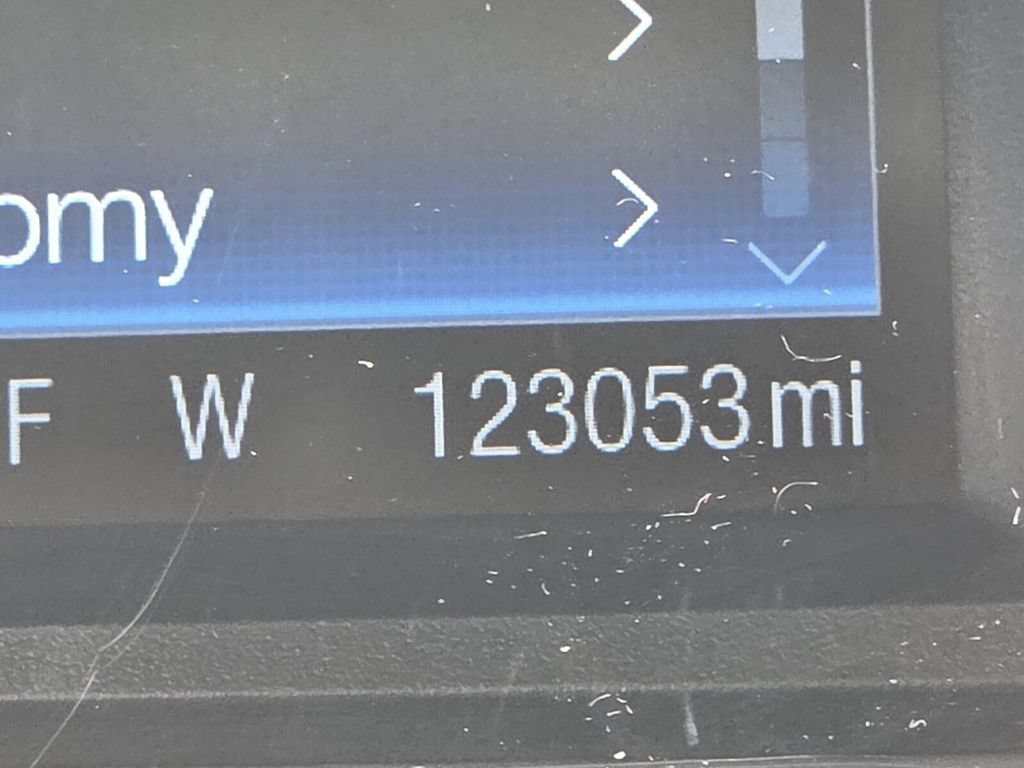 Used 2016 Ford Edge SE FWD image 25