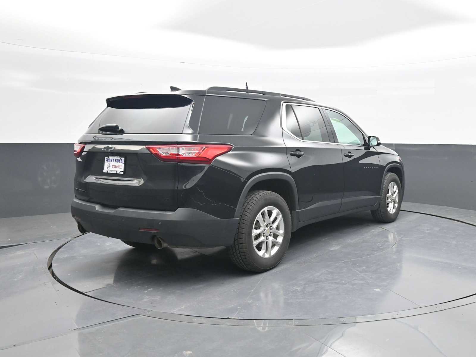 Used 2020 Chevrolet Traverse LT w/ LPO, Blackout Package AWD/4WD image 7