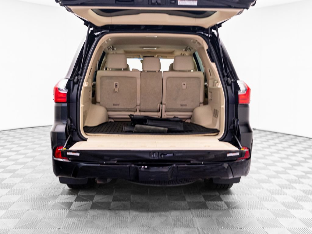 Used 2021 Lexus LX 570 4WD w/ Luxury Package image 30