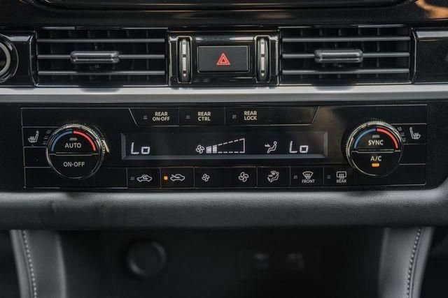 Used 2024 Nissan Pathfinder SV image 23